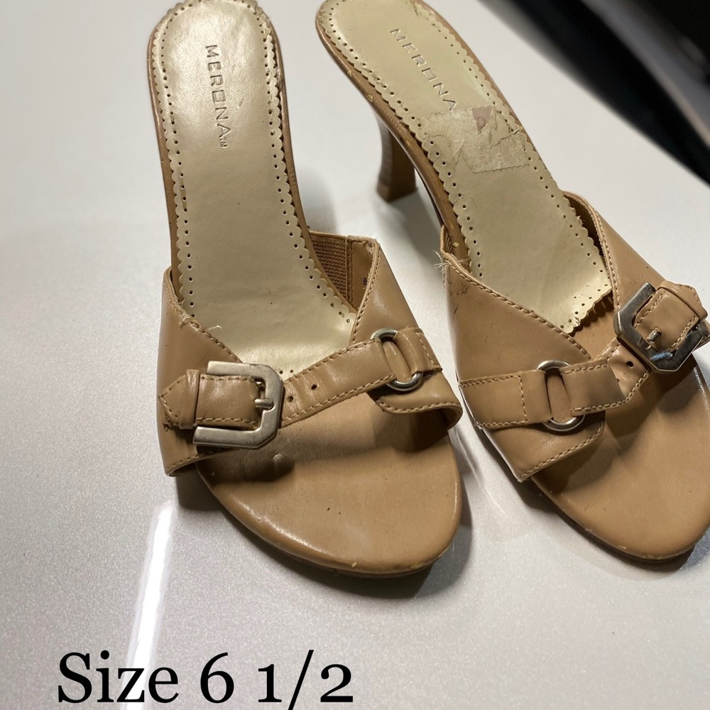 MERONA buckle heels